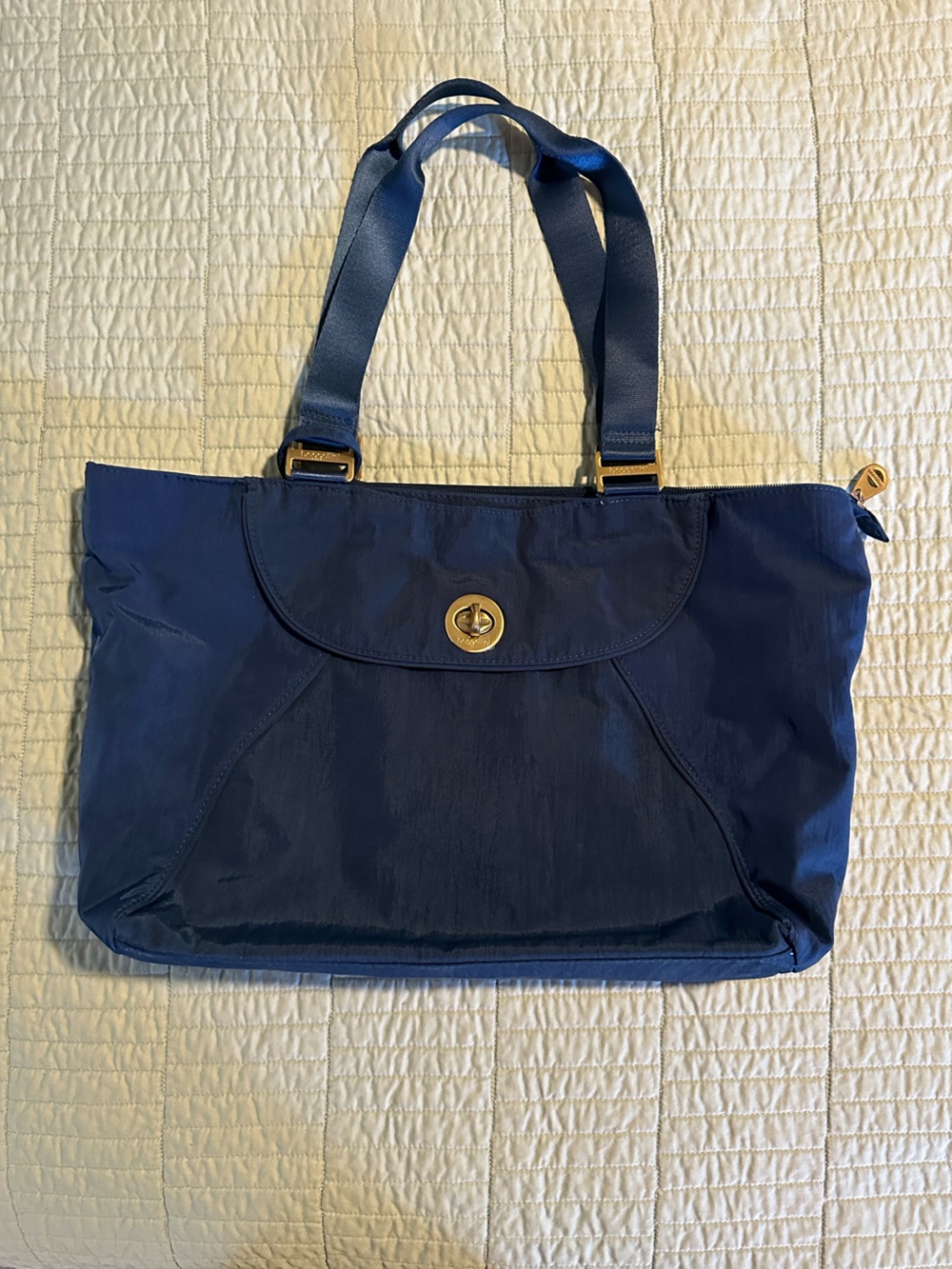 Baggallini Blue Turn-Lock Travel Tote